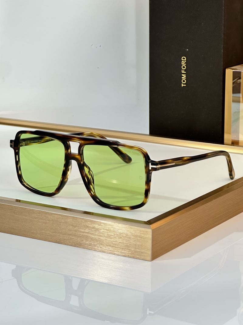 TOM FORD